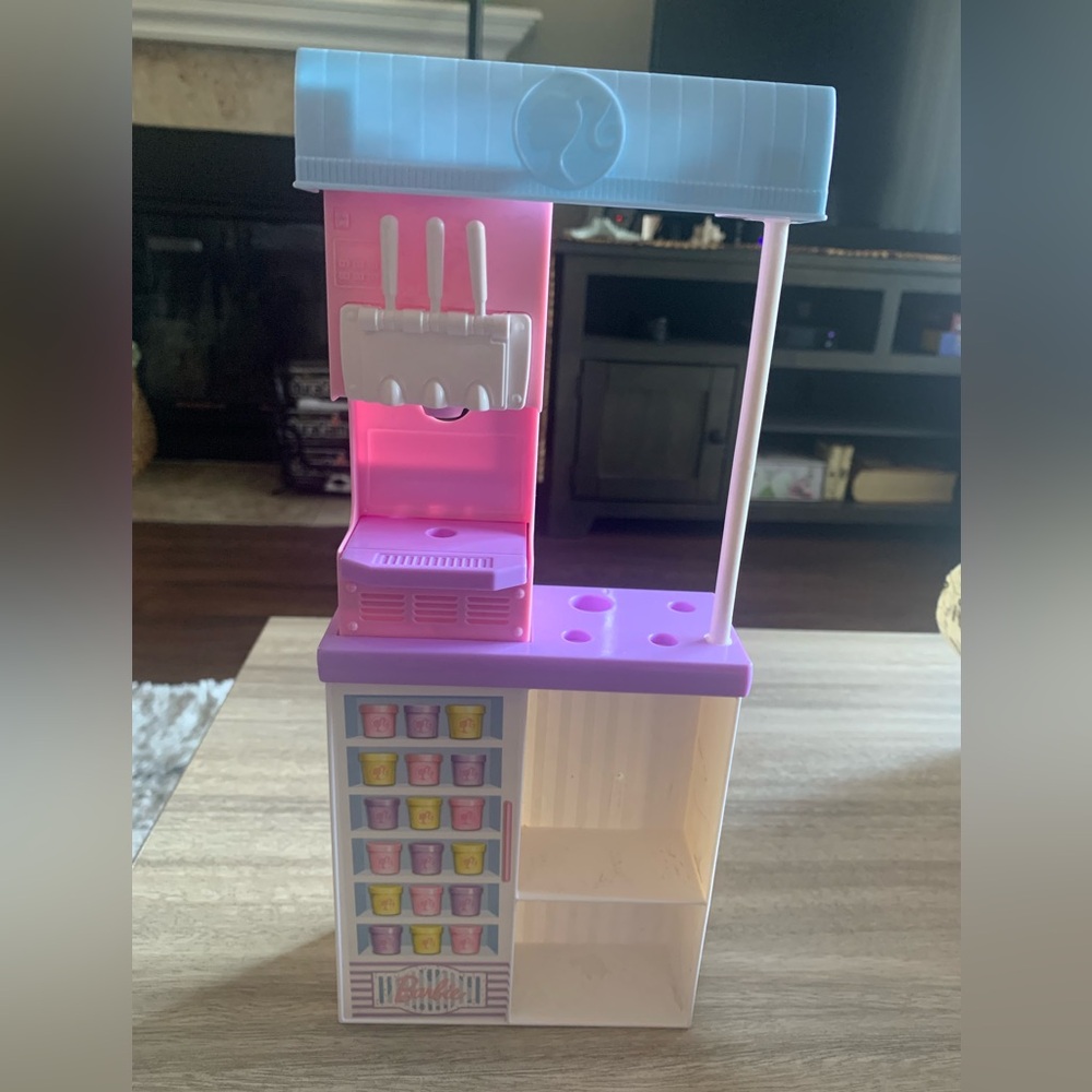 NWOT Mattel Barbie Ice Cream Shop Replacement Playset Stand 11.5 x 4.75 inches